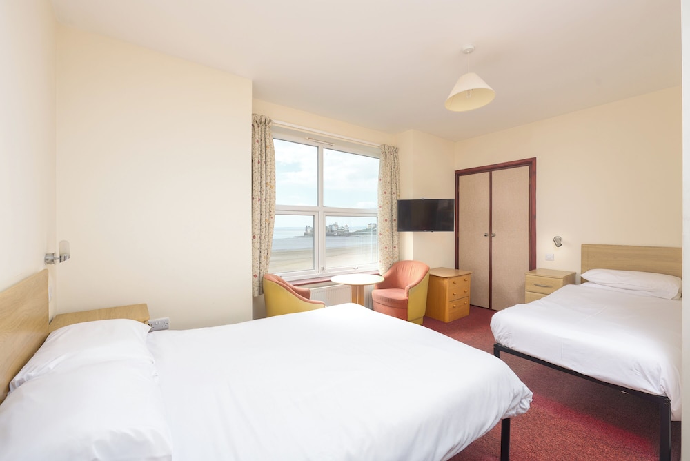 The Sandringham Hotel 3/48