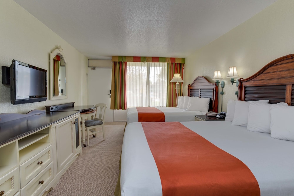 Room at Seralago Hotel and Suites Main Gate East, KISSIMMEE - FL