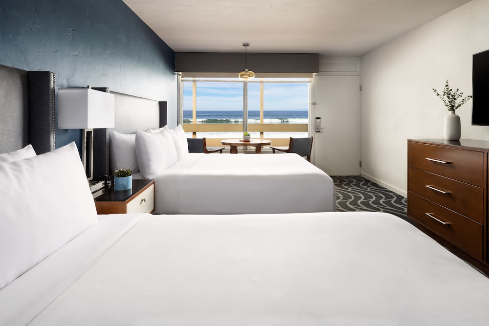 Monterey Beach Hotel, a Tribute Portfolio Hotel 59/83