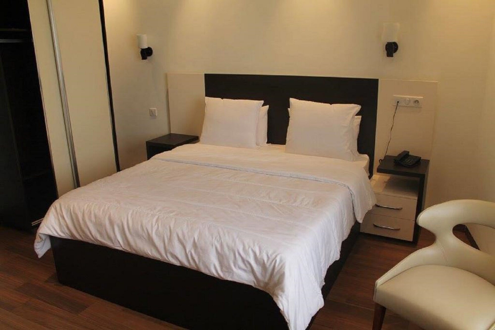 SUPERIOR, DOUBLE BED