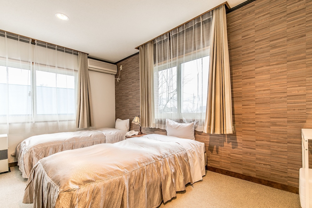 BASIC, TWIN BEDS
