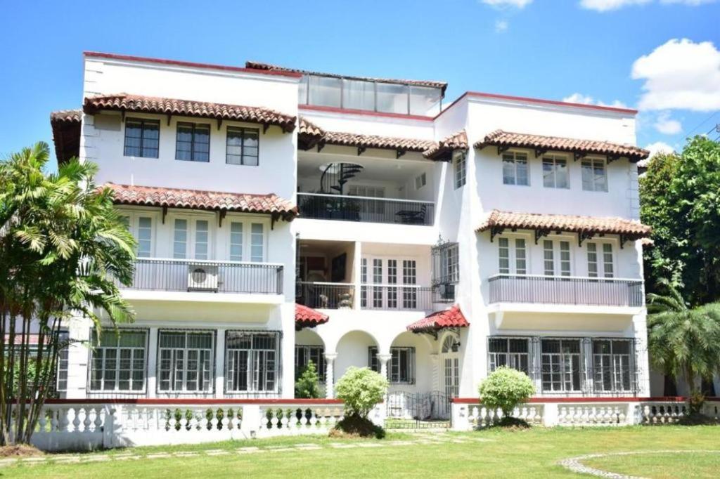 The Henry Suites MiraNila QC 7/41