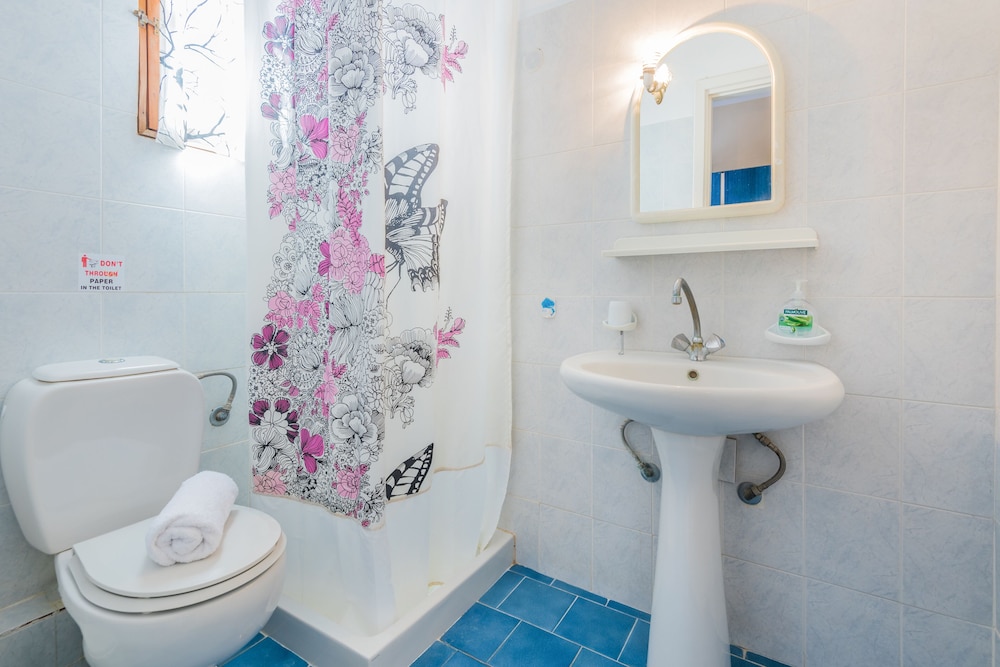 KAVOS PSAROU STUDIOS & APARTMENTS 35/37