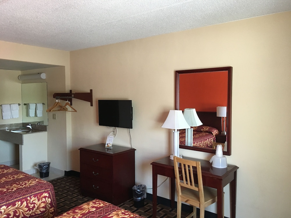 Budget Inn Cocoa 34/45