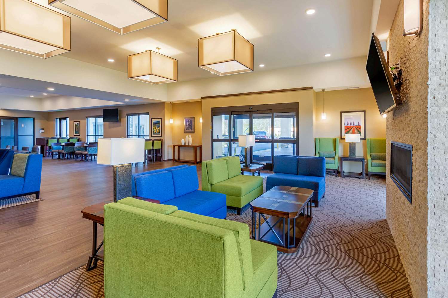 Comfort Suites Burlington Near I-5 18/37