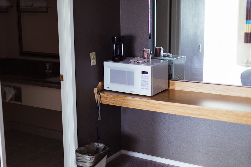 Cozy Inn Costa Mesa 21/21