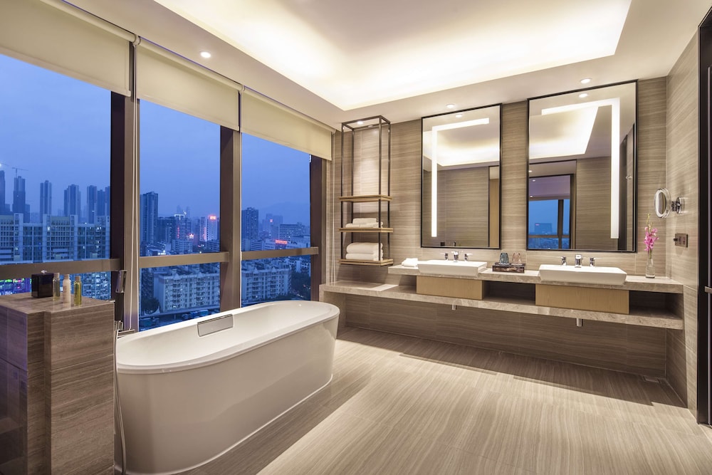 Doubletree By Hilton Shenzhen Longhua 8/76