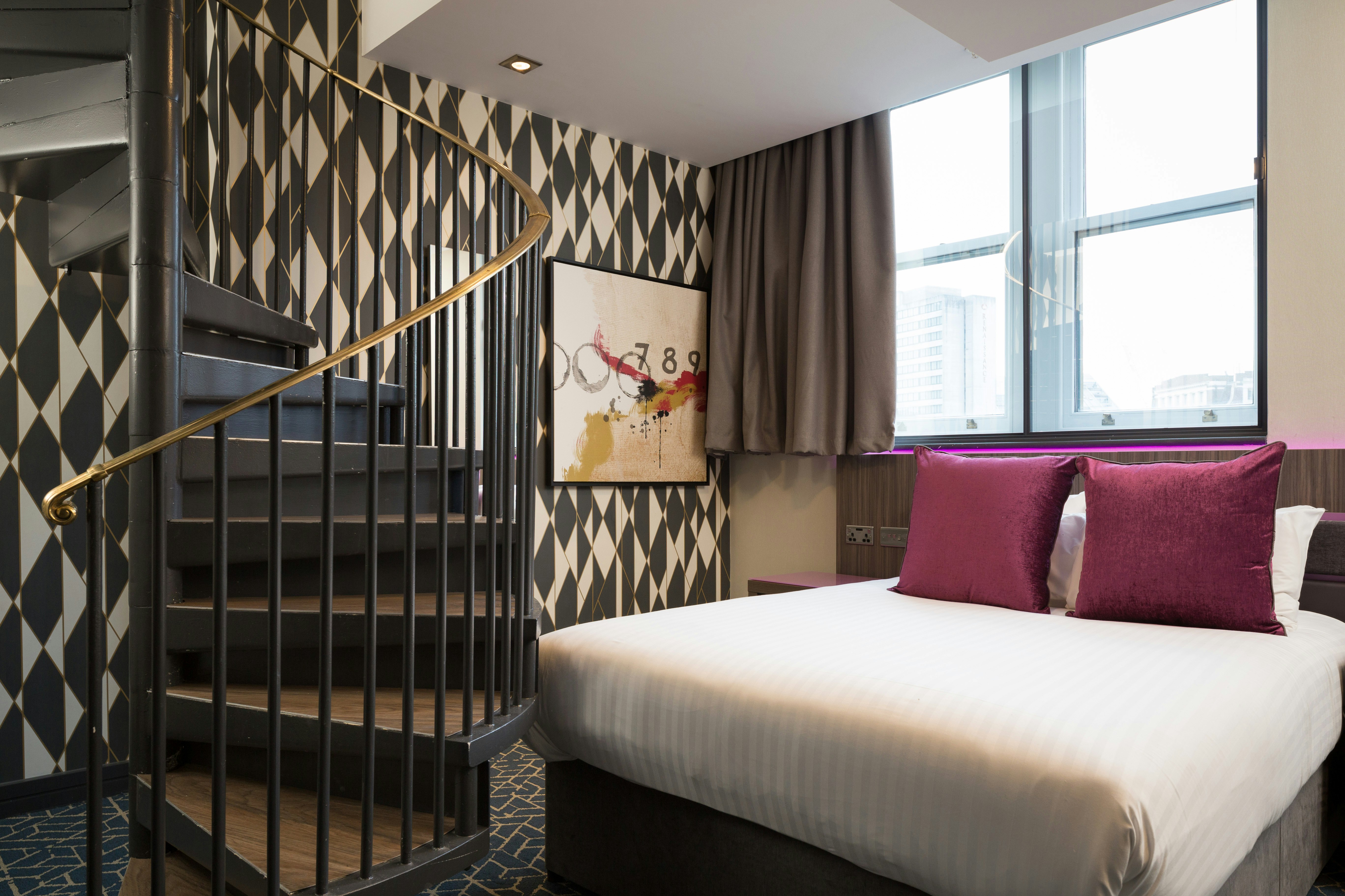 Roomzzz Manchester Victoria 22/52