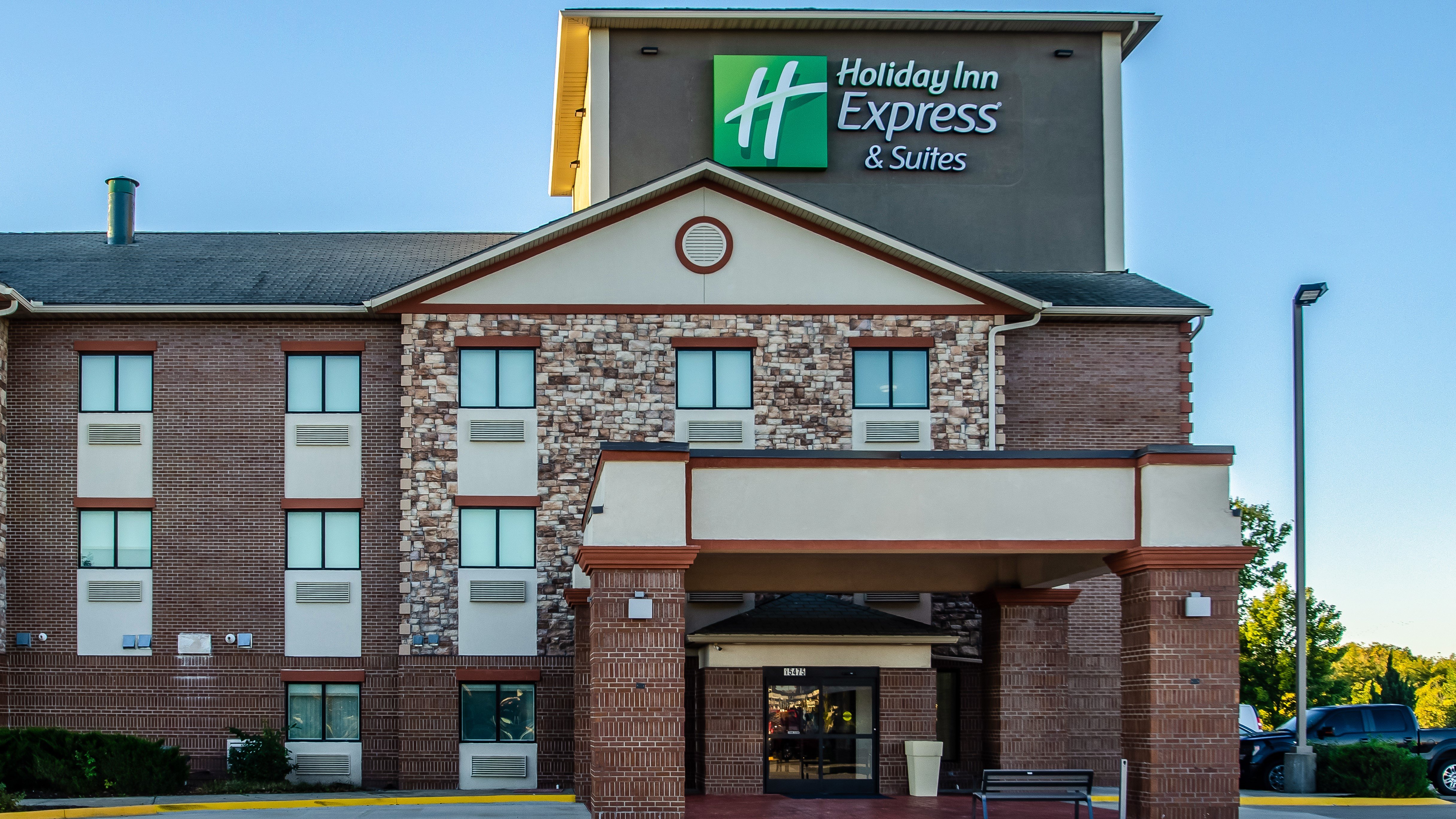 Holiday Inn Express And Suites Olathe South 2/48