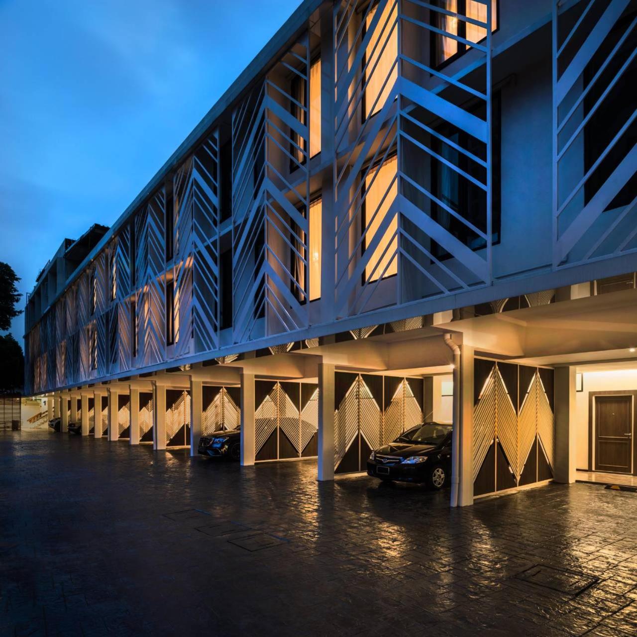 Lucky Hotel Bangkok 23/24