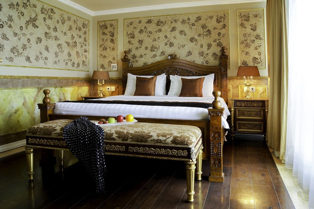 Amos Cozy Hotel 36/66