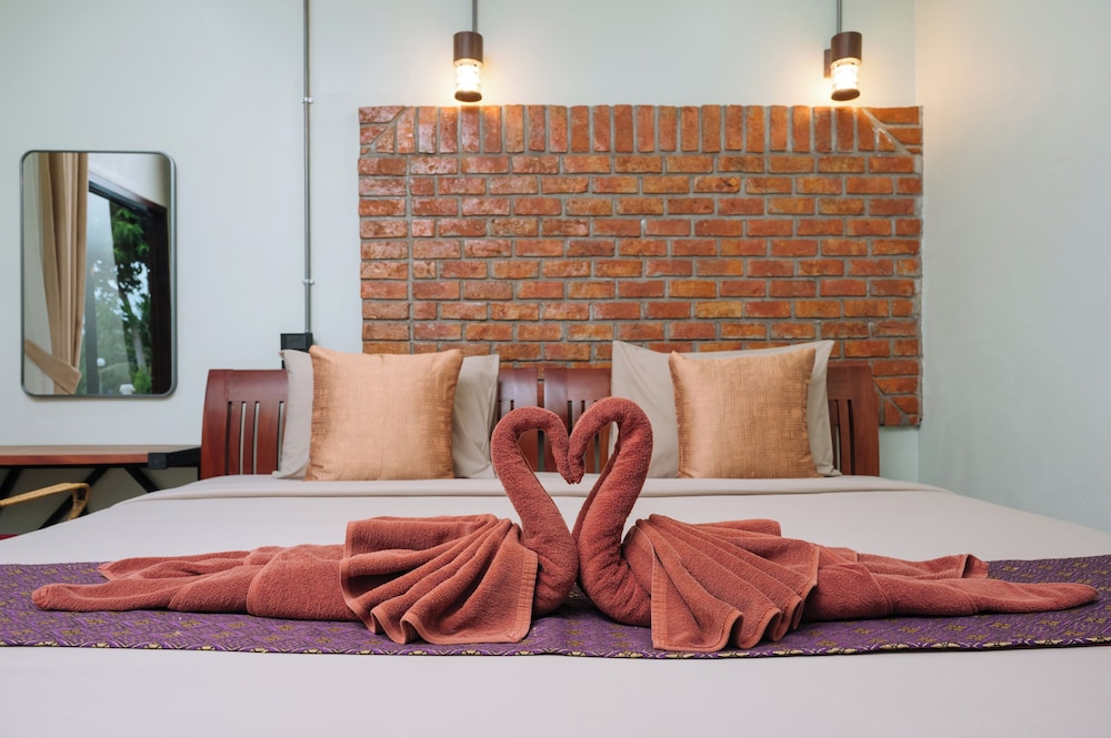 غرفة قياسية بسرير كينج بإطلالة على المسبح، Pongphen Guesthouse 5/10