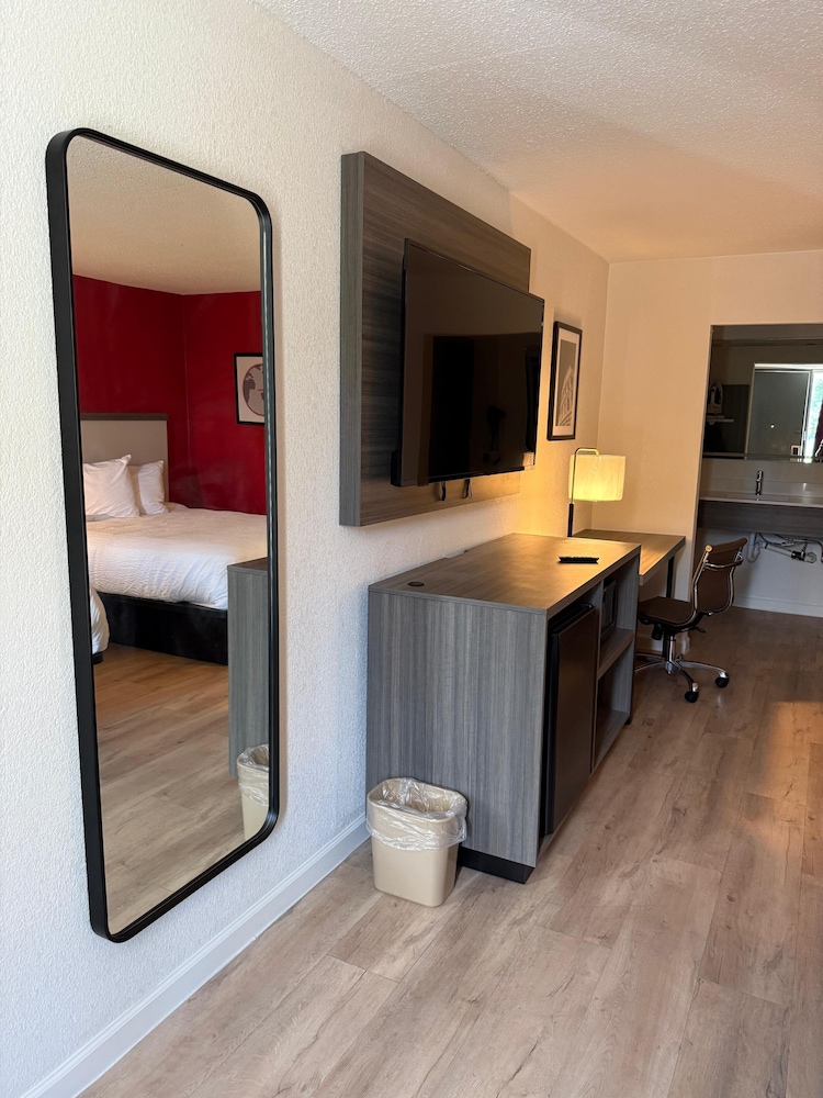 Ramada by Wyndham Lumberton NC North 56/60