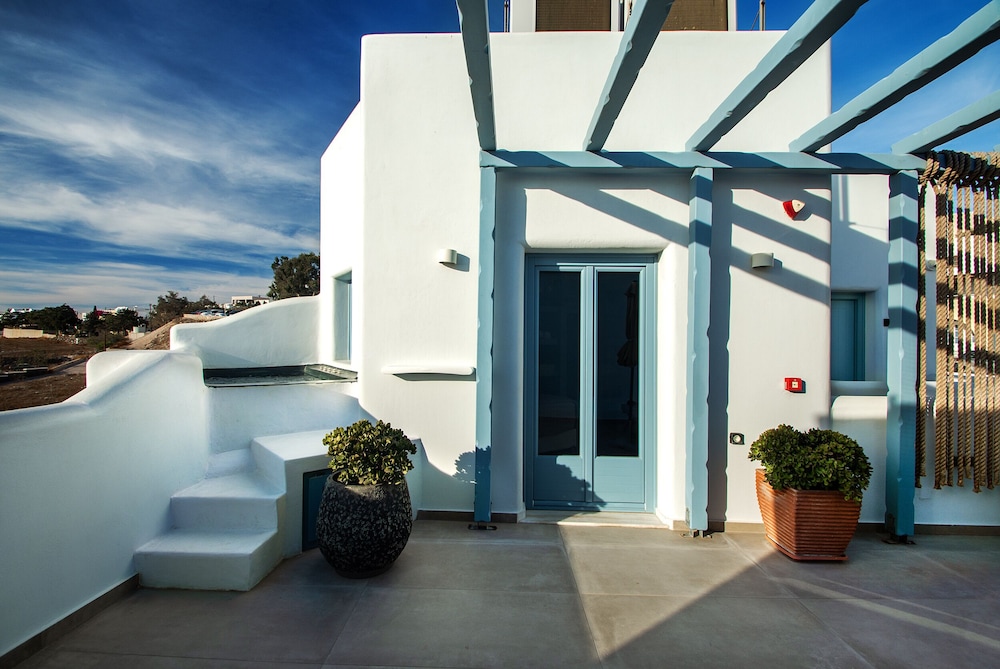 Aegean Blue Suites 6/99