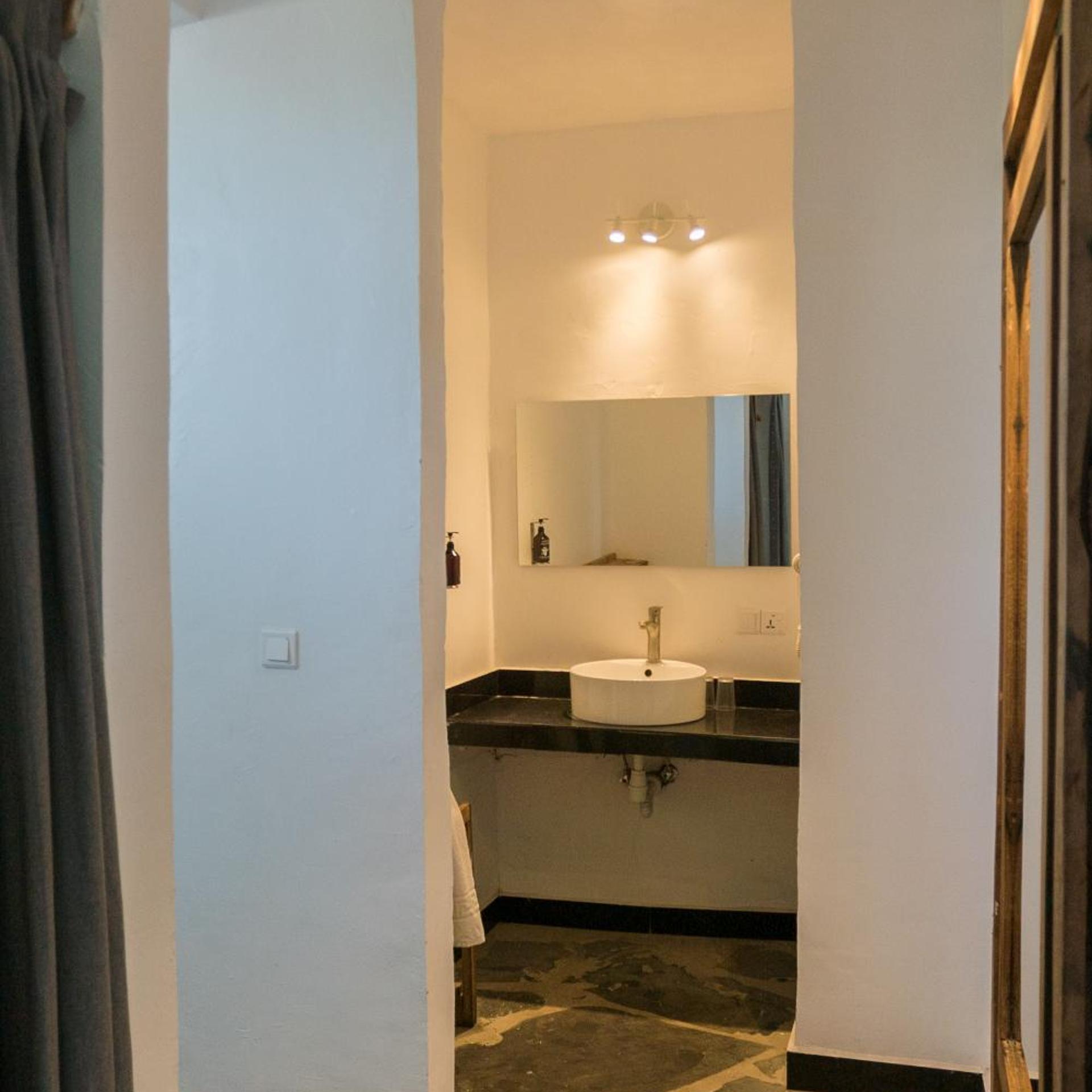 LUXURY ROOM