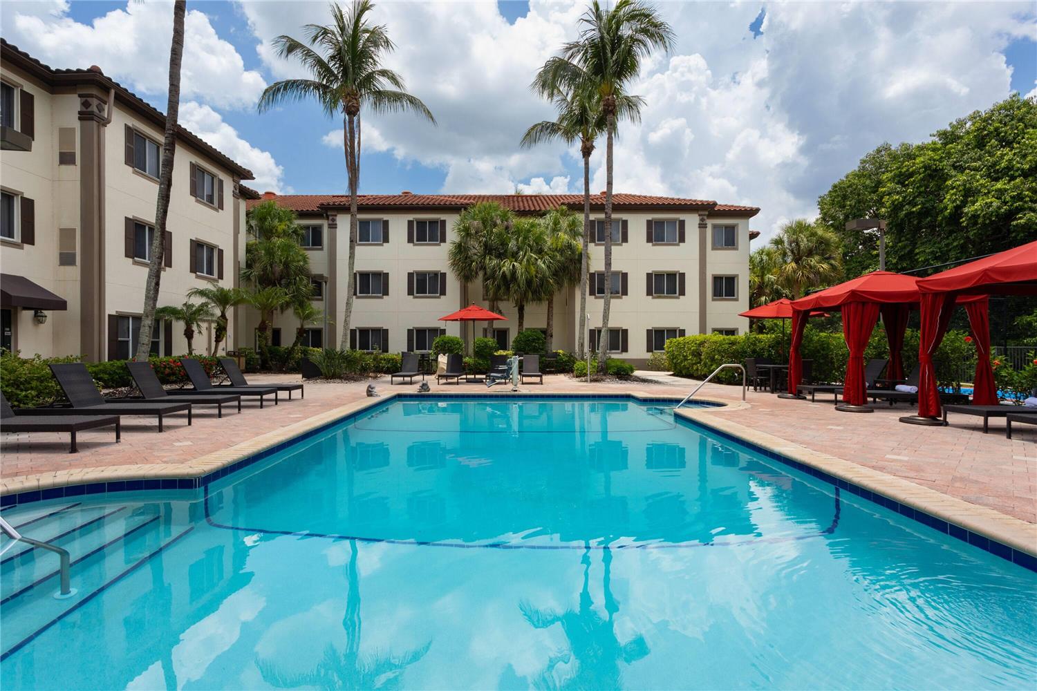 Hawthorn Extended Stay by Wyndham Naples 53/54