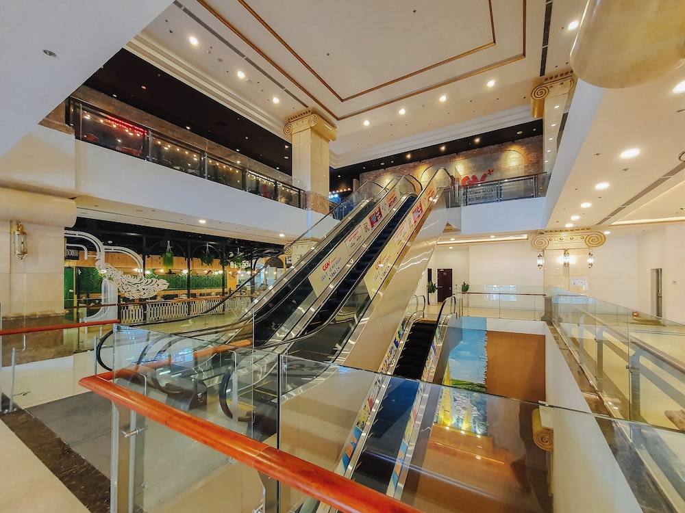 D Le Roi Soleil Premium Suites 9/50