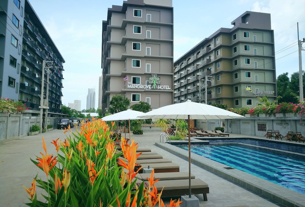 The Mangrove Hotel 46/51