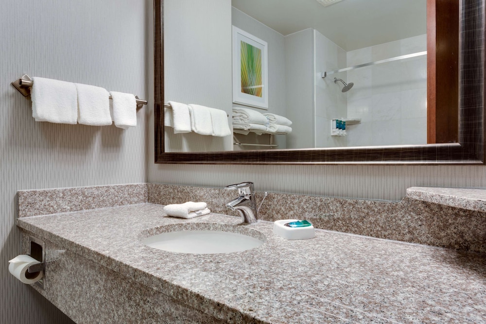 Drury Inn and Suites St Louis O Fallon IL 33/36