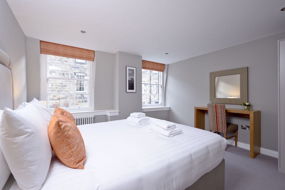 Destiny Scotland New Town Apartments 1/15