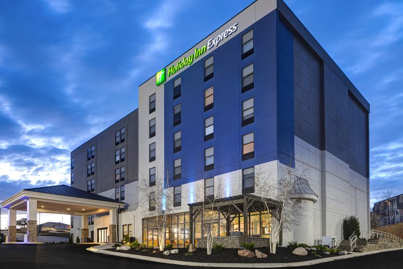 Holiday Inn Express & Suites Central Omaha, an IHG Hotel 2/50