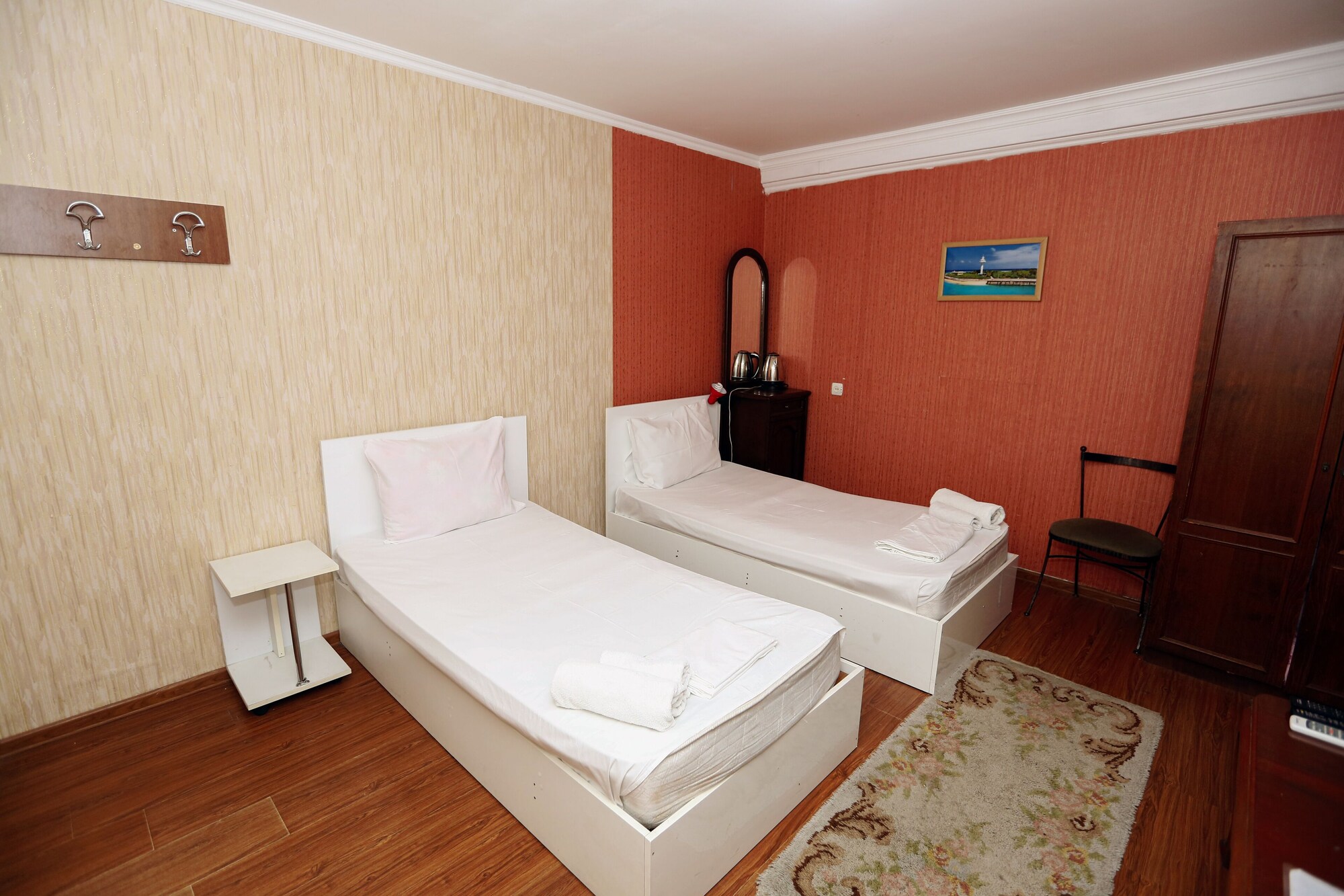 ECONOMY, DOUBLE OR TWIN BED