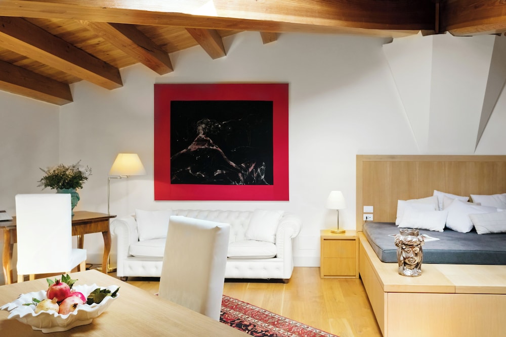 Palazzo Brunaccini 19/50