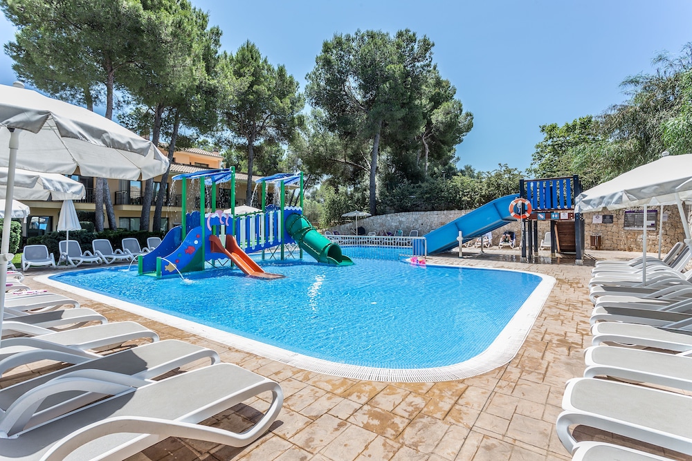 Vell Mari Hotel and Resort 51/62