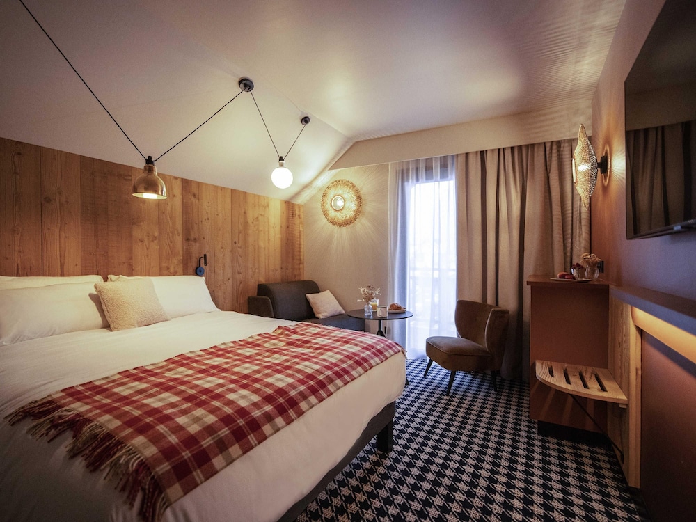 Comfort, Triple, 1 Double and 1 Single Bed, Village View, Balcony