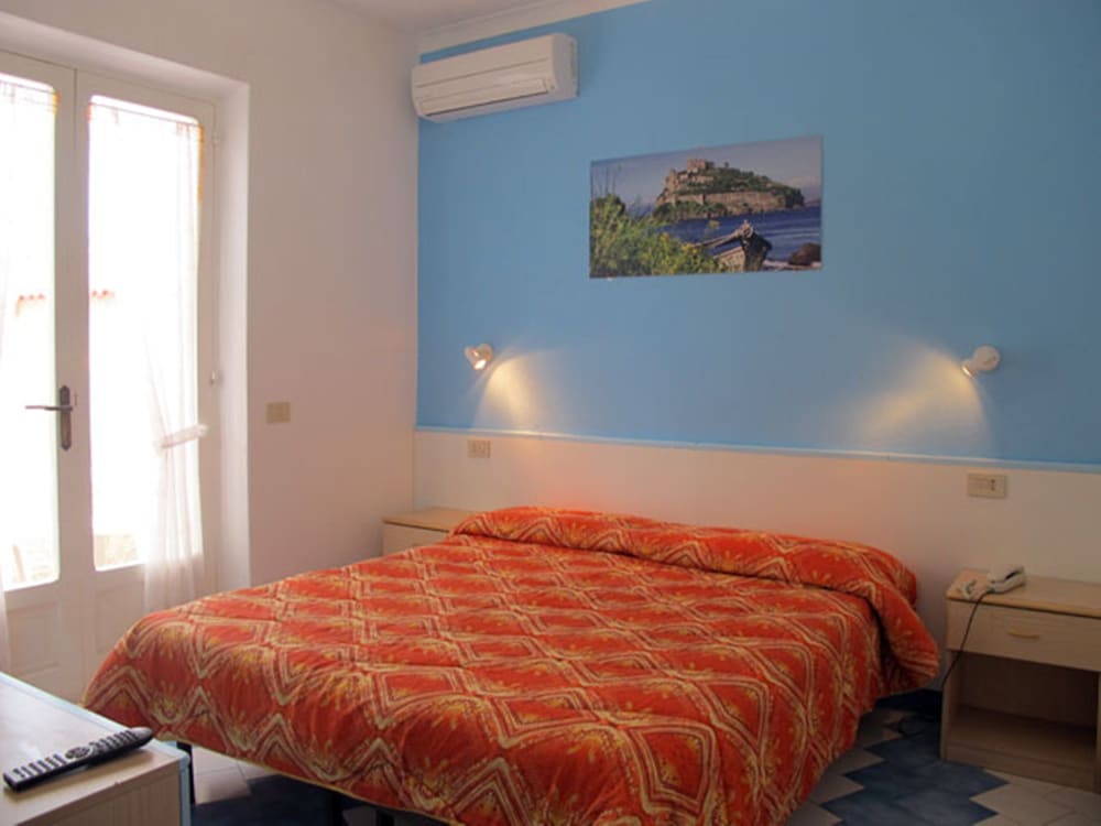 HOTEL RESIDENCE VILLA MARINÙ 32/72