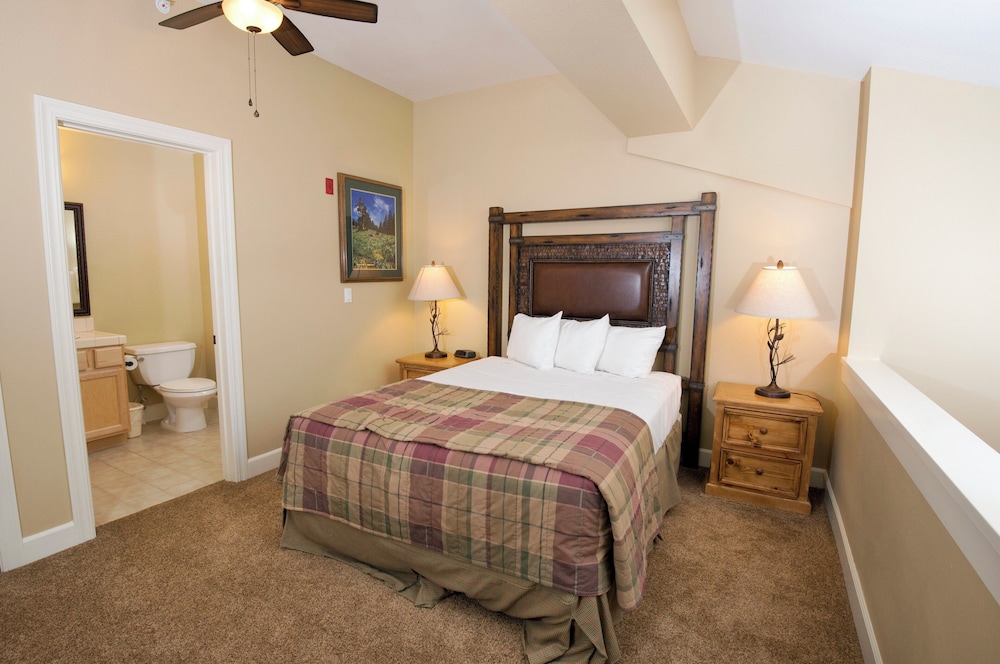 Condo, Club, Loft, Queen Bed