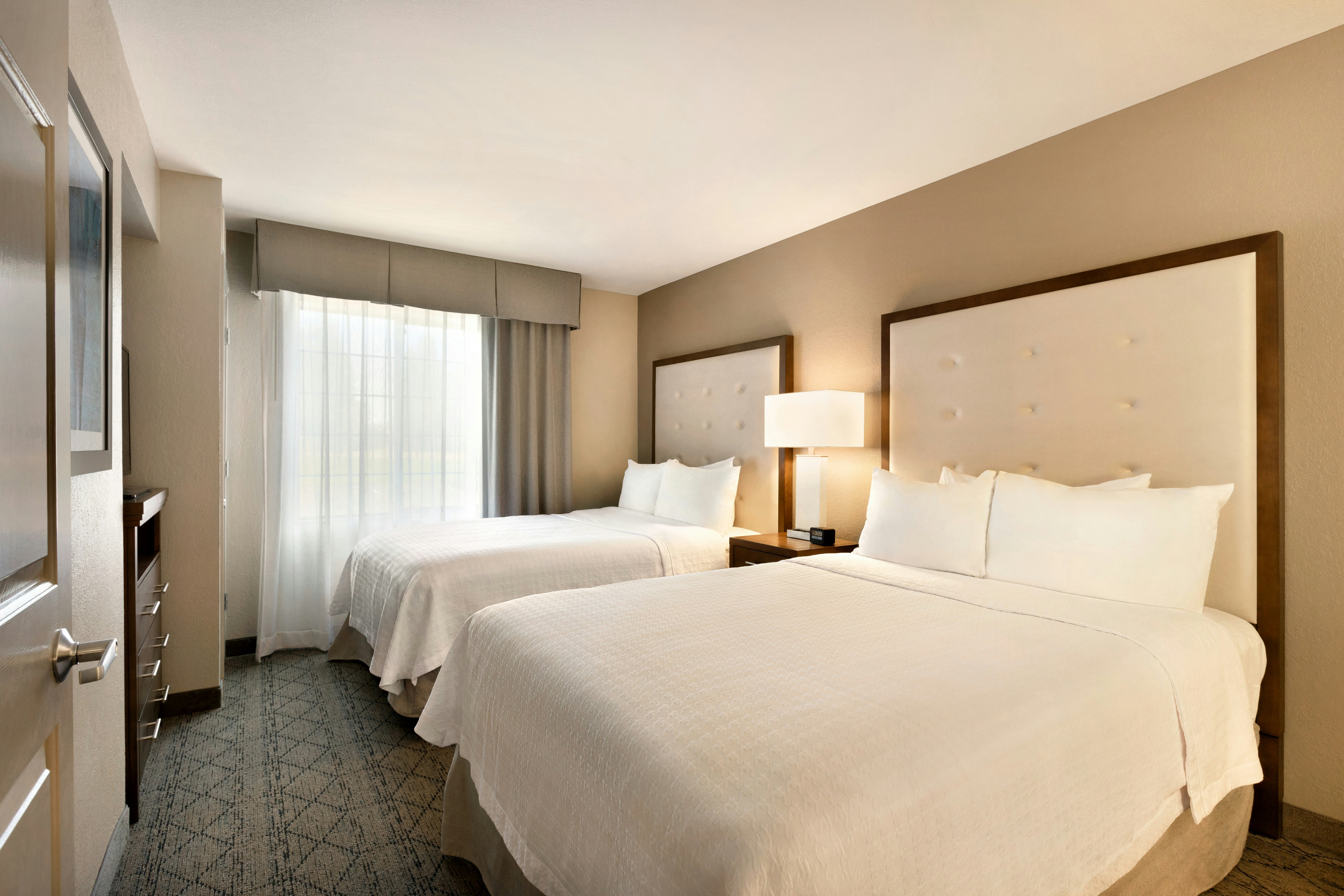 1 BEDROOM, SUITE, 2 DOUBLE BEDS