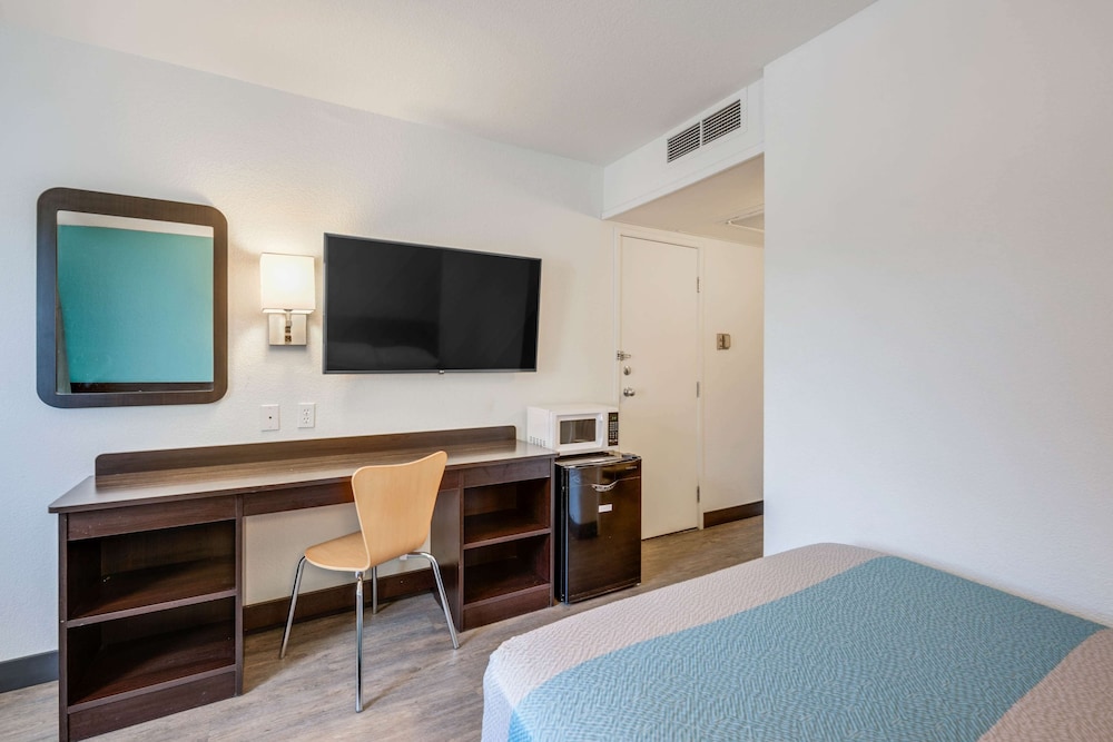 Motel6 Winnemucca, NV 48/60