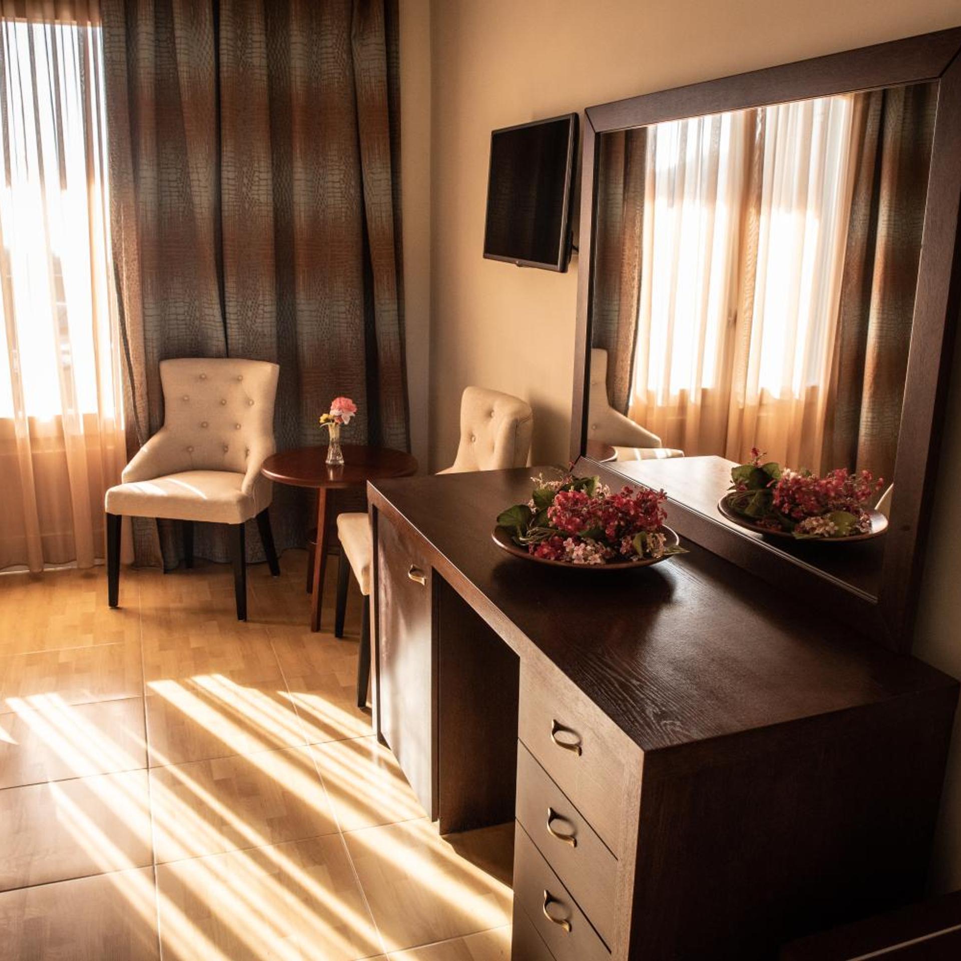 Alma Hotel 39/57
