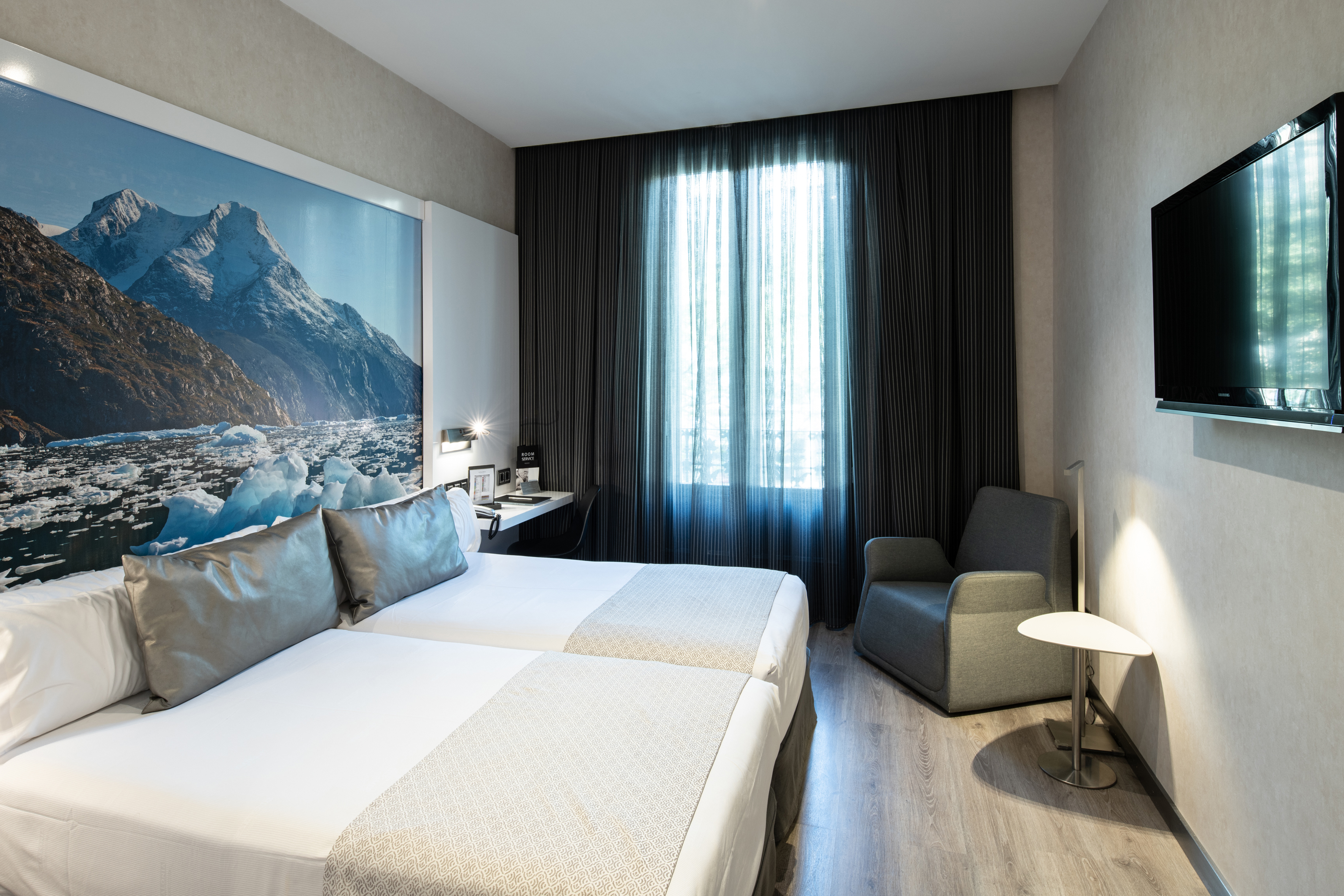 ROOM, SINGLE, DOUBLE BED, GRAN VIA VIEW