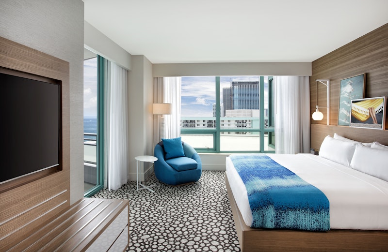 Signia by Hilton Diplomat Beach Resort 10/50