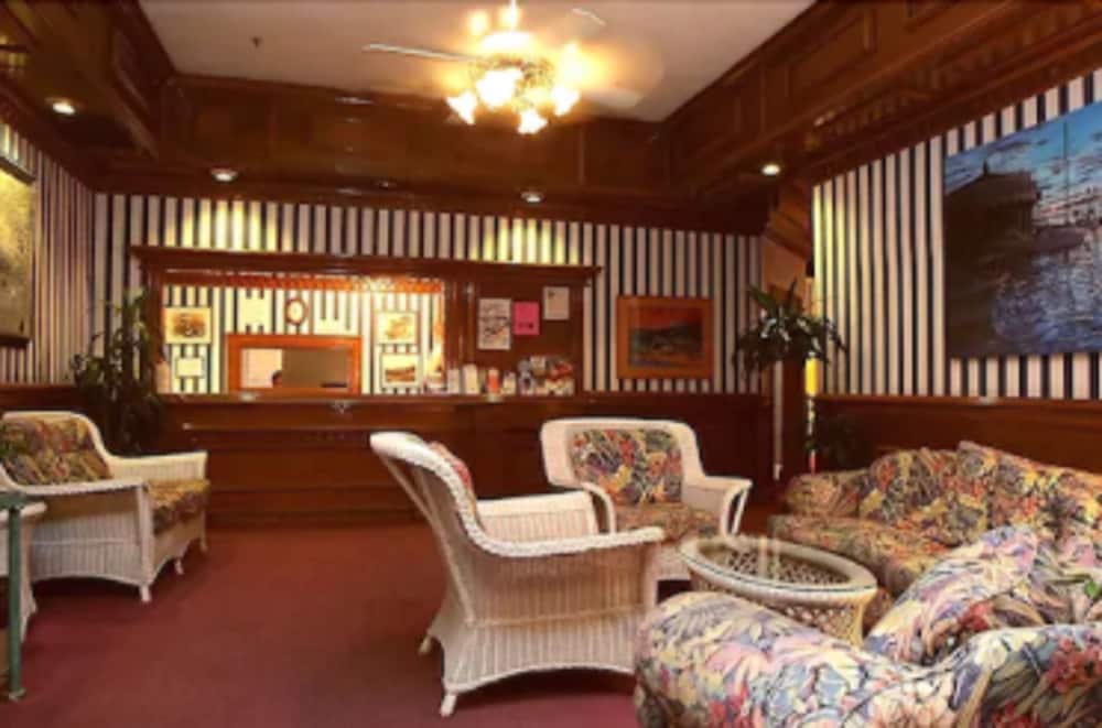 Glenmore Plaza Hotel 38/59