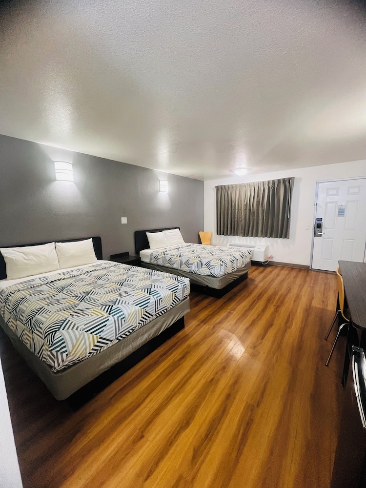 Motel6 Brinkley, AR 38/59