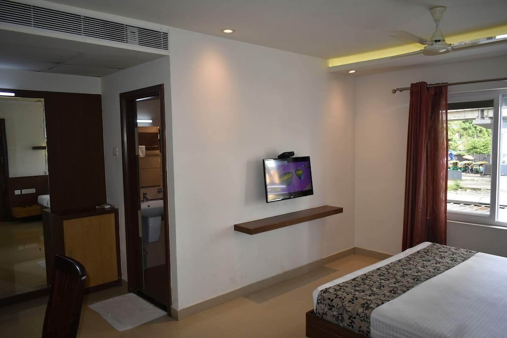 Hotel South Regency 22/34