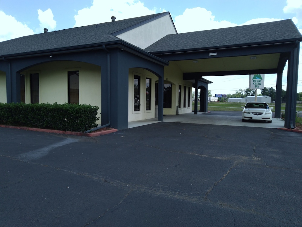 Rocky Creek Inn 19/20