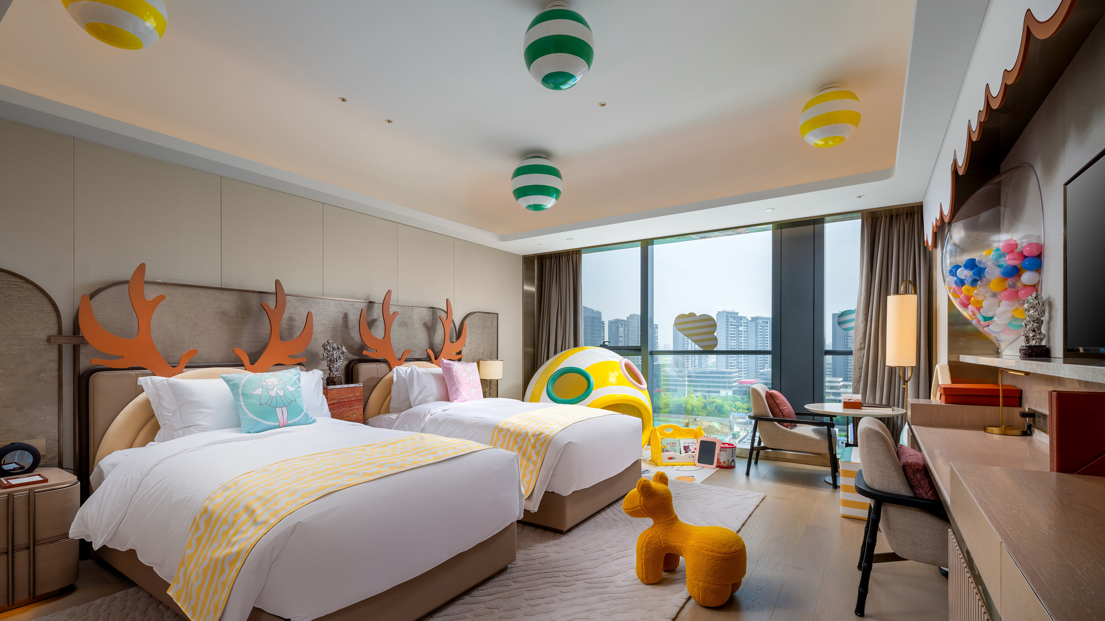 Kids Theme, Classic, Twin Beds