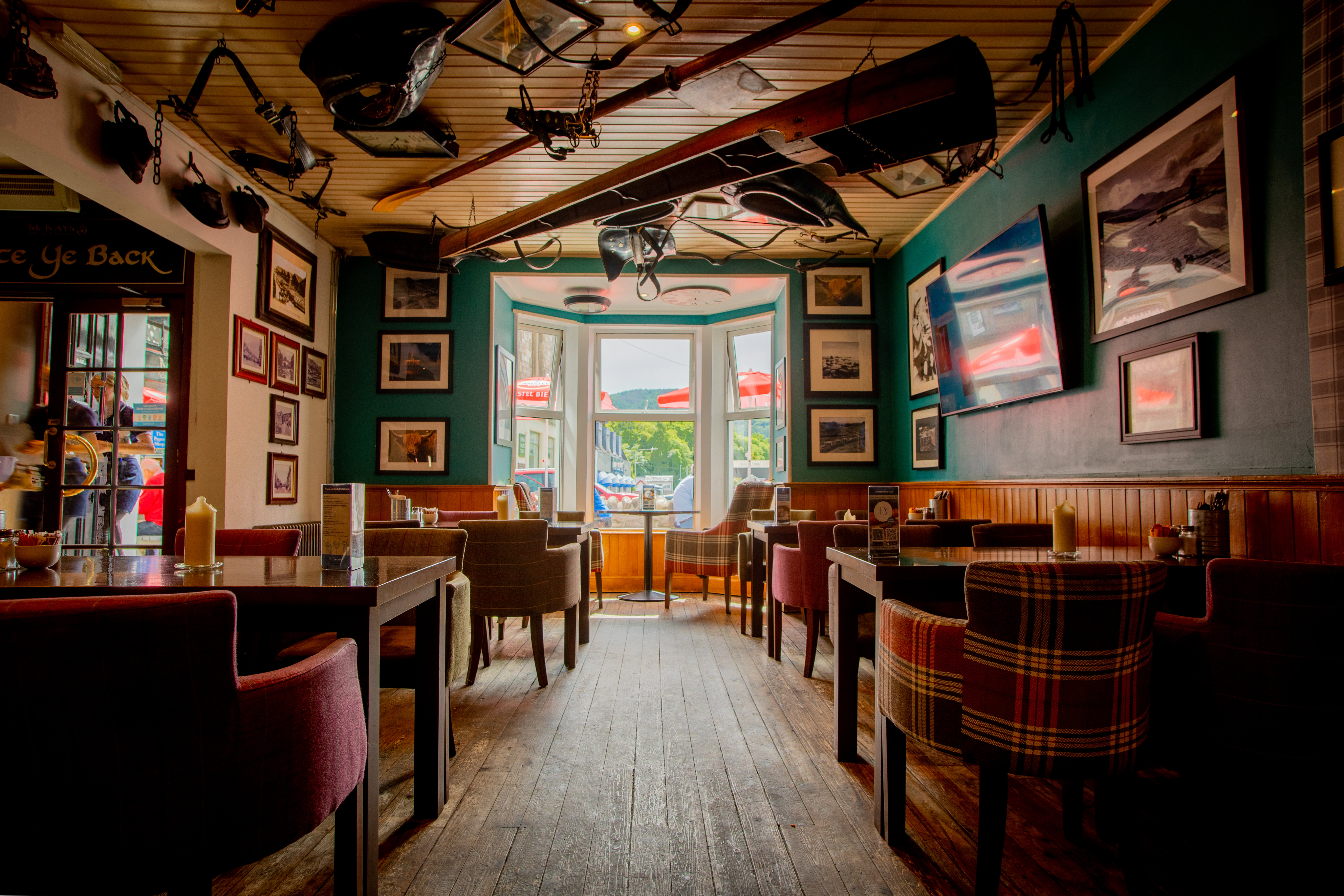 McKays Hotel Bar & Restaurant 25/33