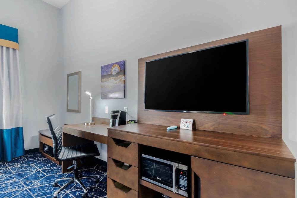 Best Western Plus St Louis Airport Hotelbest Western Plus St Louis Airport Hotel 34/36