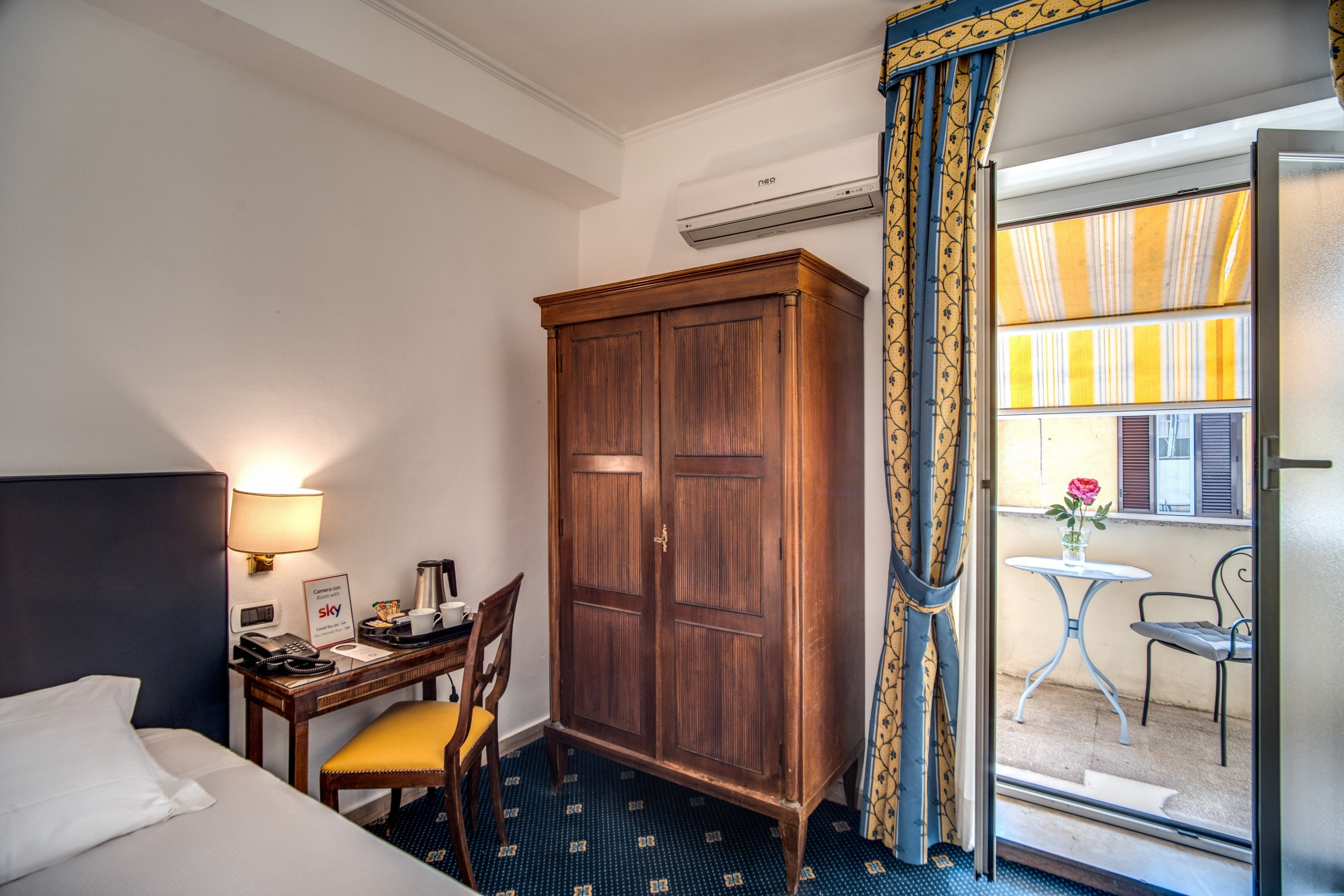 Napoleon Hotel 43/64