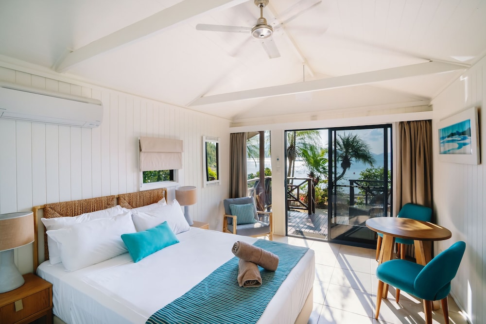 Bure, Villa, Queen Bed, Beach Front, Ocean View