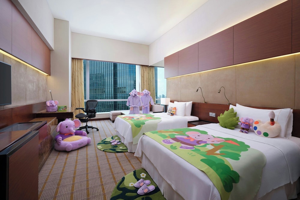 Club, Twin Beds