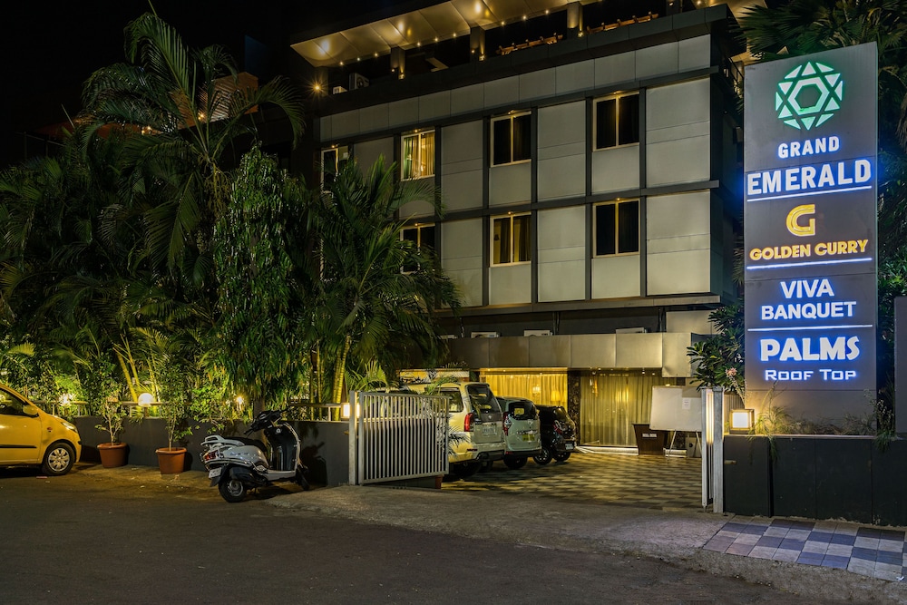 Treebo Grand Emerald Pune 49/50