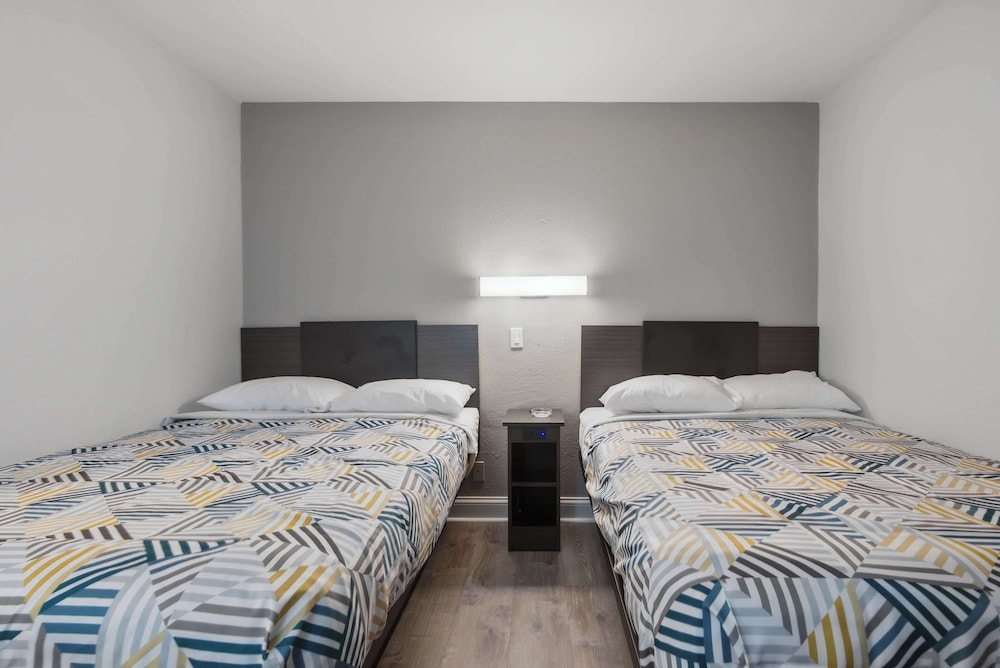 Motel6 Normal, IL - Bloomington Area 19/39