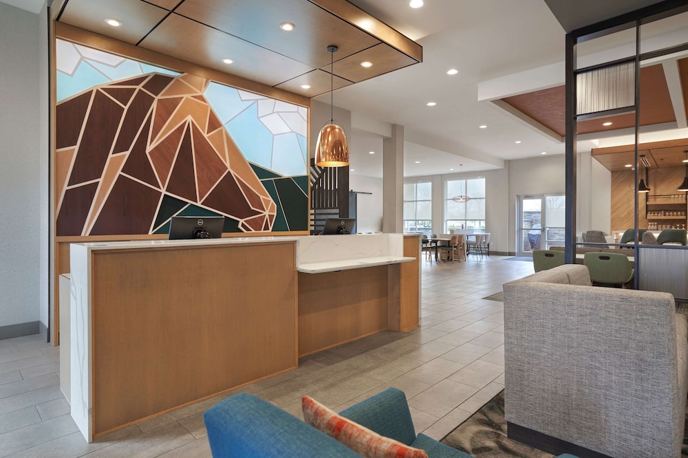 Hyatt House Louisville East 1/28