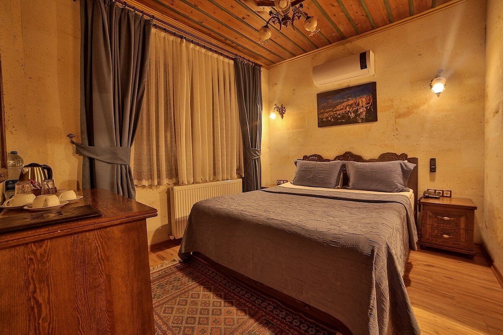 Milat Cave Hotel 18/50